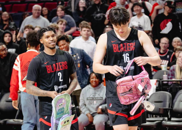 联丰优配 杨瀚森迎良机！开拓者季前赛轮换首发，队友力捧：他能夺最佳新秀