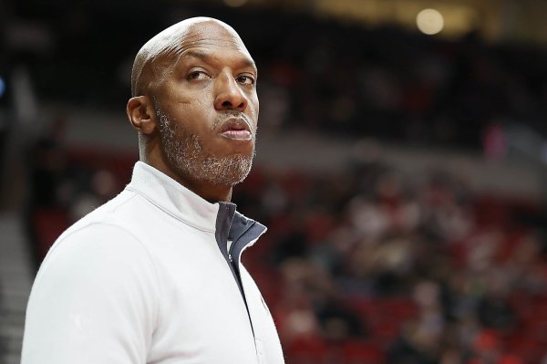 达宝优配 杨瀚森有机会首发？比卢普斯：四场季前赛我会尝试不同首发